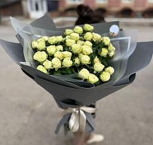 Букет Белые кустовые розы Солинеро в Лесной Поляне